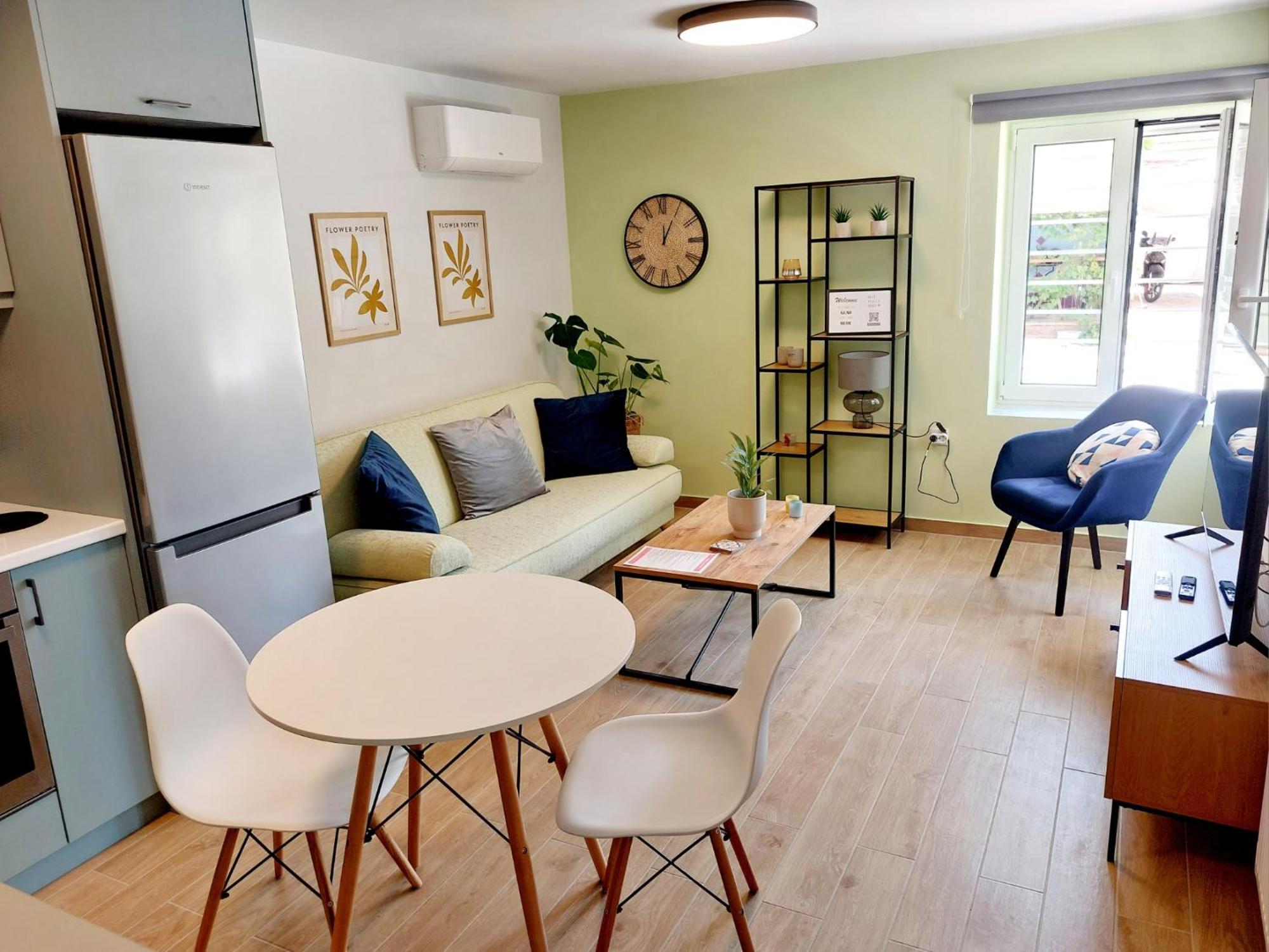 Diamond Apartment *